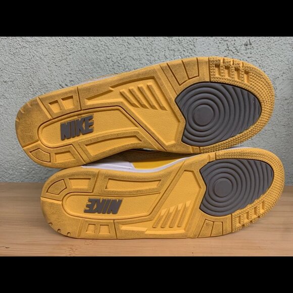 Size 10.5 - Nike Air Assault High White - 315064-101 - Picture 8 of 9